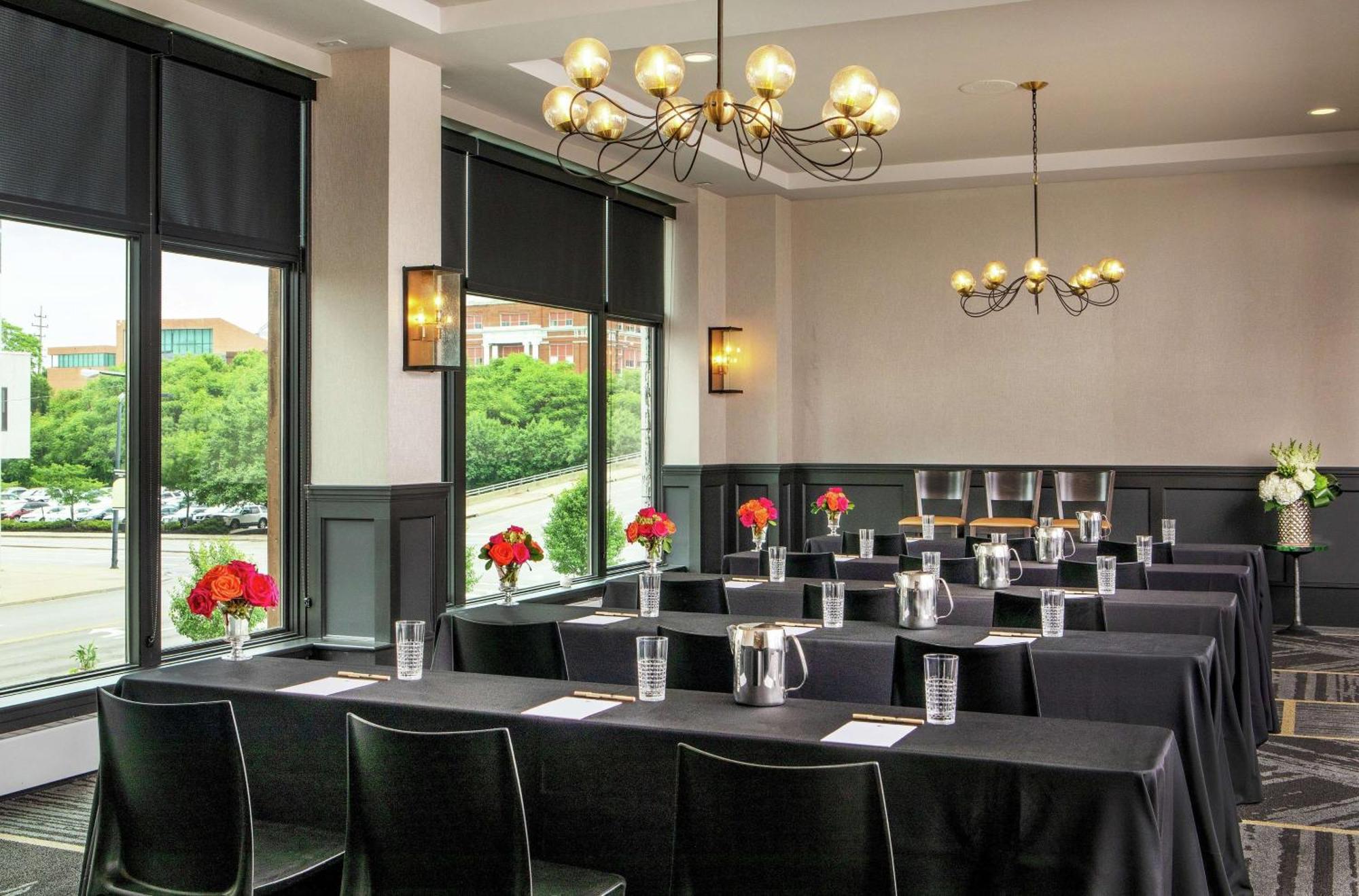 Doubletree By Hilton Youngstown Downtown Luaran gambar